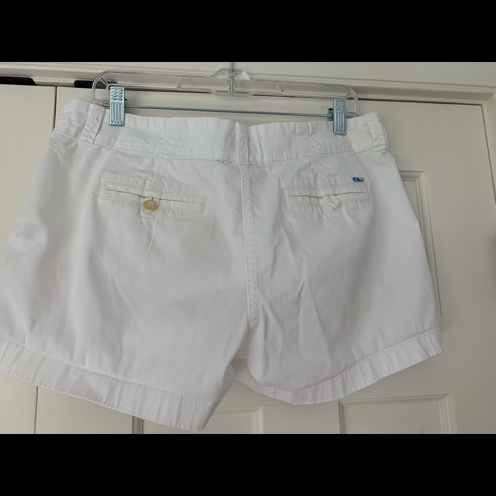 White vineyard vines everyday shirts size 8